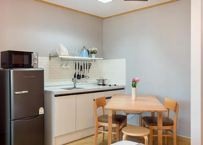 Willow House Hongdae *