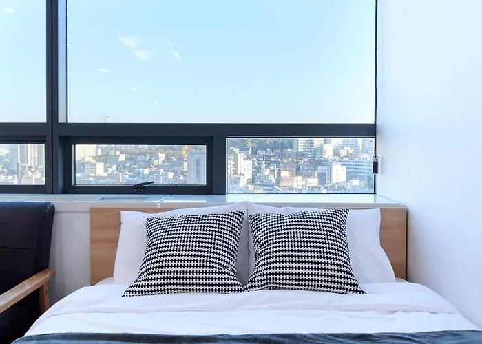 Willow House Hongdae *